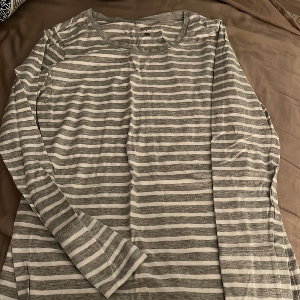 Long sleeve grey and white shirt!